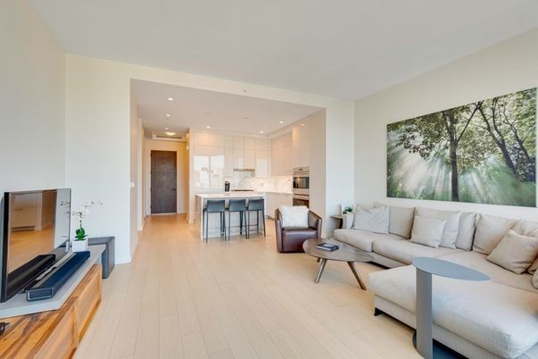Interior, Kitchen, Living room, Pendant Lights, Recessed Lighting, Stainless Steel Appliances, Wood Texture Flooring