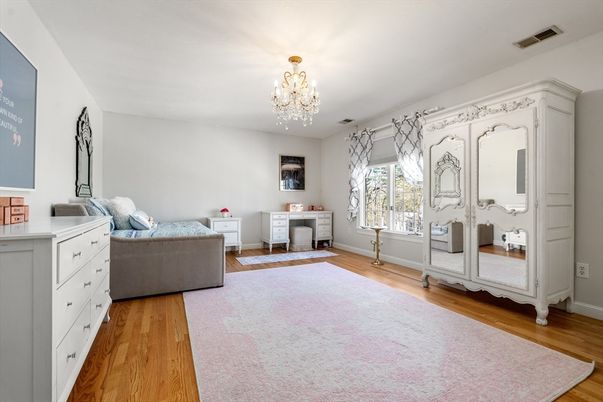 Chandelier, Interior, Wood Texture Flooring