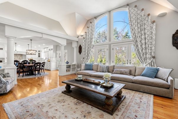 Chandelier, Dining room, Interior, Kitchen, Living room, Pendant Lights, Wood Texture Flooring
