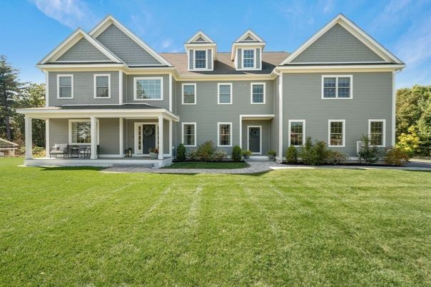 Exterior, Facade, Farmhouse