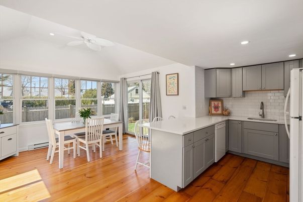 Dining room, Interior, Kitchen, Recessed Lighting, Wood Texture Flooring