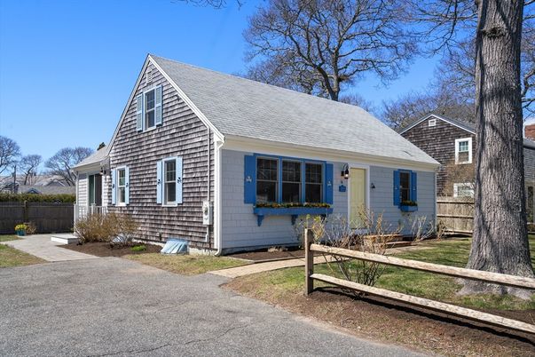 Exterior, Facade, Cape Cod