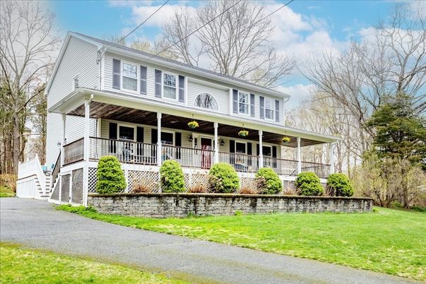 Backyard, Exterior, Facade, American Foursquare
