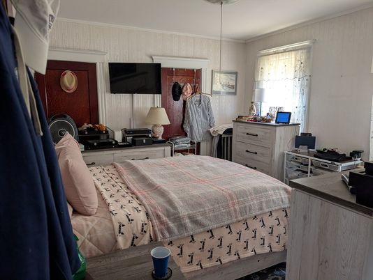 Bedroom, Interior, Pendant Lights