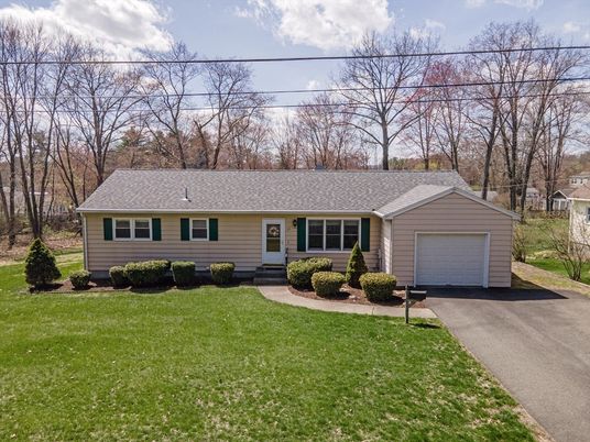 Attached, Exterior, Facade, Ranch