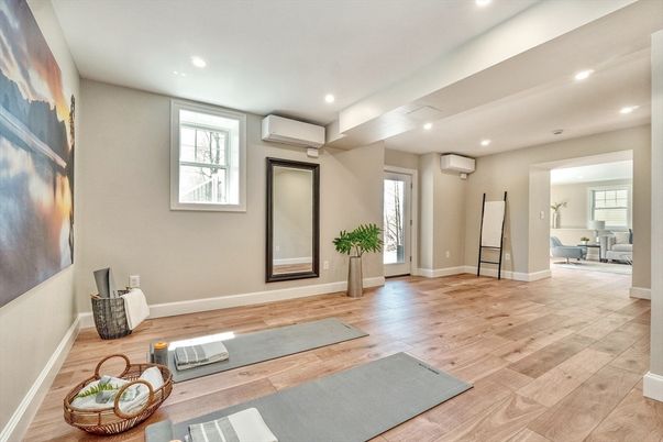 Interior, Recessed Lighting, Wood Texture Flooring