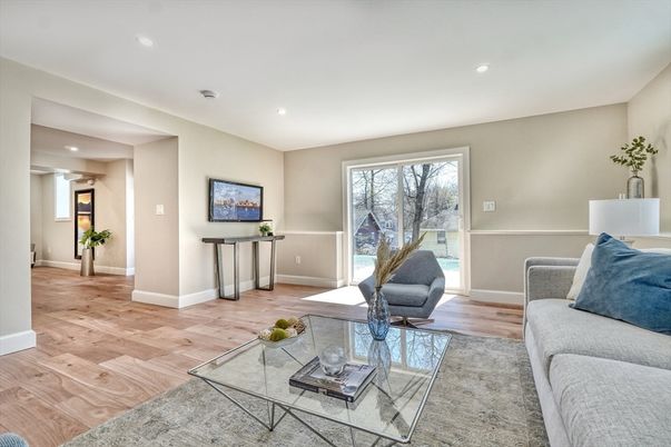 Interior, Living room, Recessed Lighting, Wood Texture Flooring