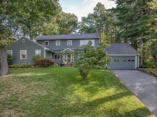 Attached, Backyard, Exterior, Facade, Split Level