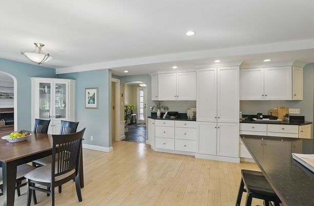Dining room, Interior, Kitchen, Recessed Lighting, Wood Texture Flooring