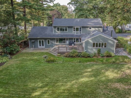 Backyard, Exterior, Facade, Cape Cod
