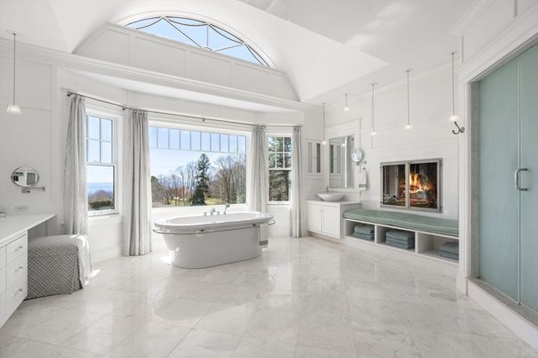 Bathroom, Fireplace, Free Standing Baths, Interior, Pendant Lights