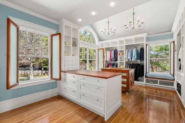 Chandelier, Interior, Recessed Lighting, Wood Texture Flooring