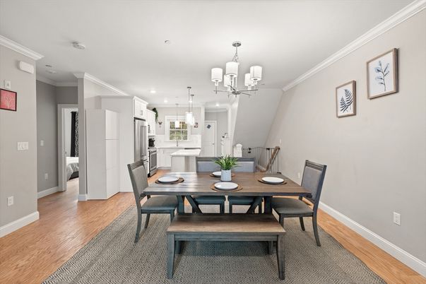 Chandelier, Dining room, Interior, Kitchen, Pendant Lights, Recessed Lighting, Wood Texture Flooring