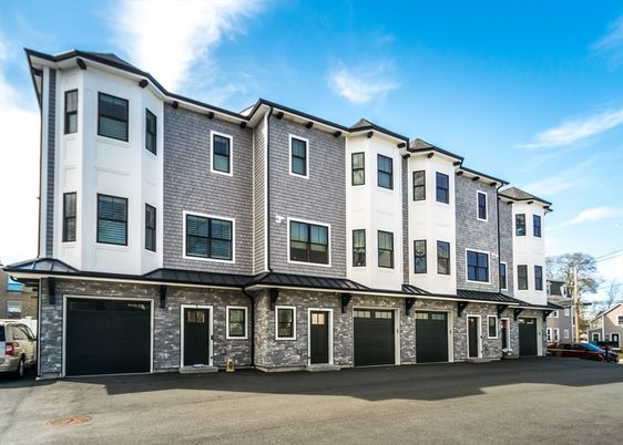 Attached, Exterior, Facade, Rowhouse