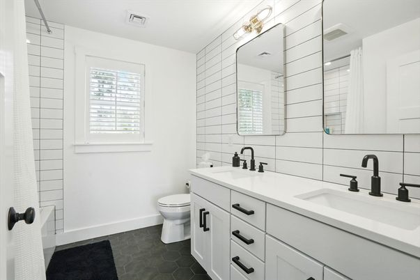 Bathroom, Dual Sink Vanities, Interior