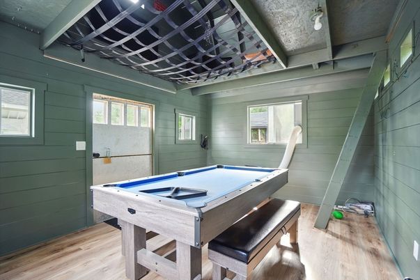 Billiard Table, Game Room, Interior, Wood Texture Flooring