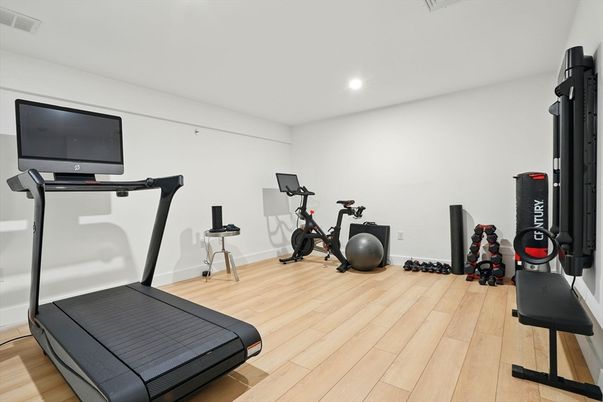 Fitness Equipment, Interior, Recessed Lighting, Wood Texture Flooring