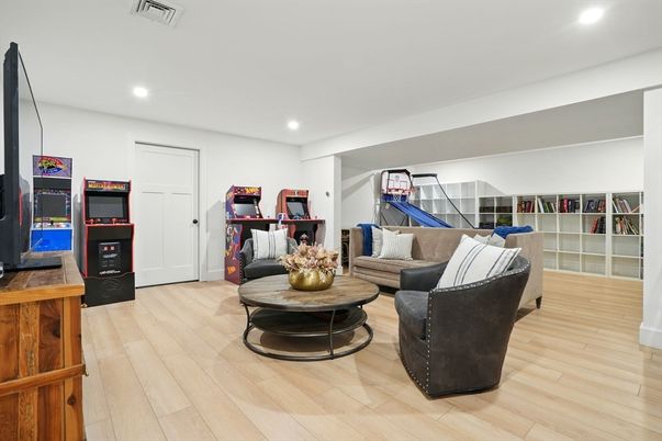 Interior, Living room, Recessed Lighting, Wood Texture Flooring