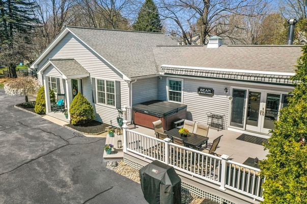 Exterior, Hot Tub