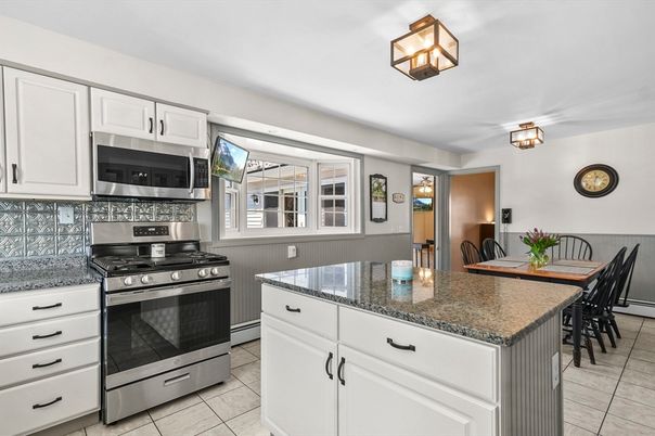Dining room, Interior, Kitchen, Stainless Steel Appliances
