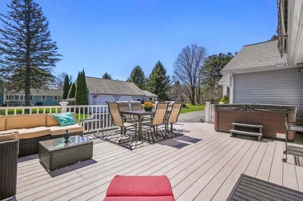 Exterior, Hot Tub