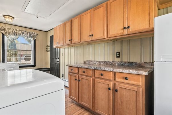 Interior, Kitchen, Washer, Wood Texture Flooring