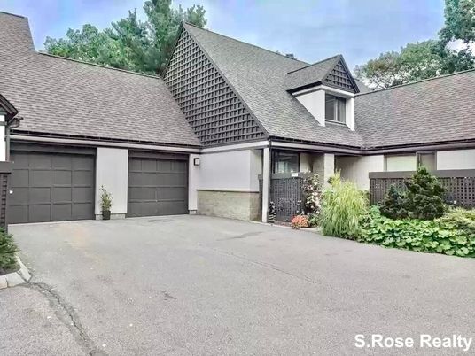 Attached, Exterior, Facade, Cape Cod