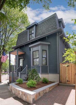 Exterior, Facade, American Foursquare