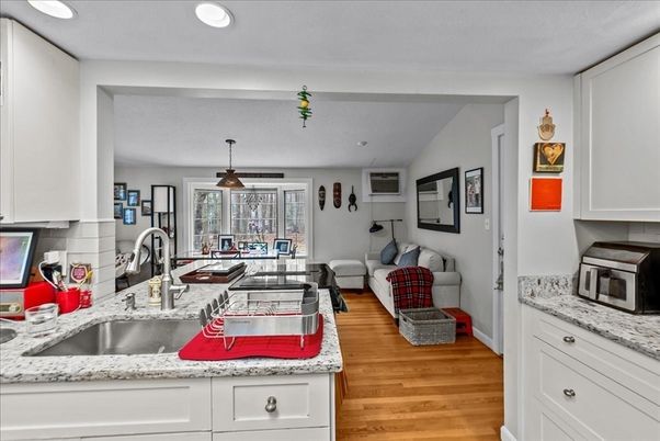 Interior, Kitchen, Living room, Pendant Lights, Recessed Lighting, Wood Texture Flooring