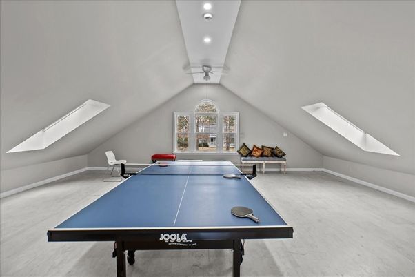 Game Room, Interior, Recessed Lighting