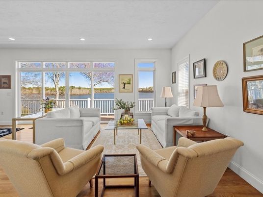 Interior, Living room, Recessed Lighting, Water, Wood Texture Flooring