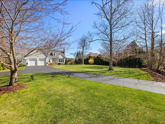 Backyard, Detached Garage, Exterior