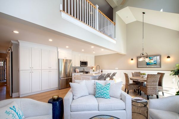 Dining room, Interior, Kitchen, Living room, Pendant Lights, Recessed Lighting, Stainless Steel Appliances, Wood Texture Flooring