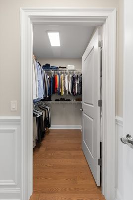 Interior, Walk-in Closets, Wood Texture Flooring