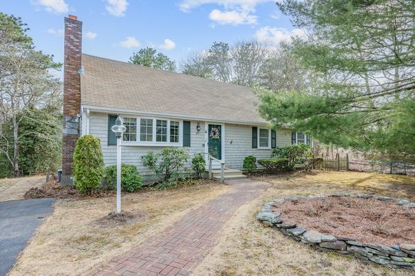 Exterior, Facade, Cape Cod