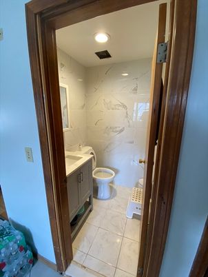 Bathroom, Interior, Marble Walls, Recessed Lighting