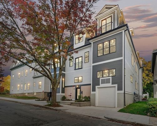Attached, Exterior, Facade, Rowhouse