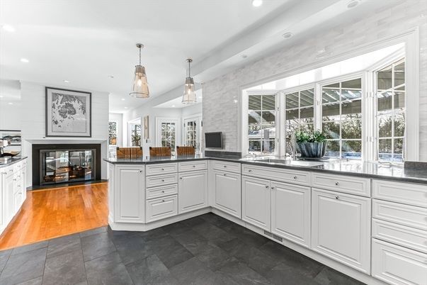 Fireplace, Interior, Kitchen, Pendant Lights, Recessed Lighting, Wood Texture Flooring