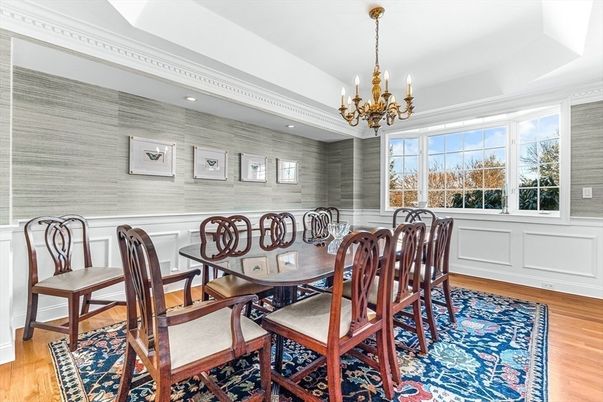 Chandelier, Dining room, Interior, Recessed Lighting, Wood Texture Flooring