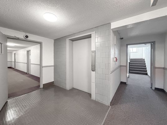 Elevator, Interior