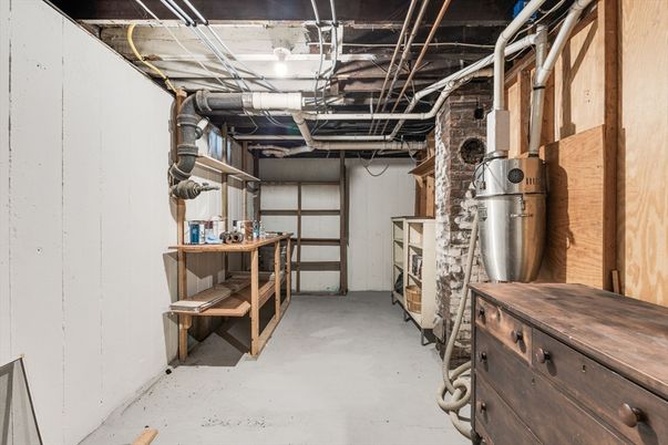 Garage, Interior