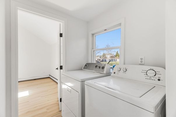 Interior, Washer, Wood Texture Flooring