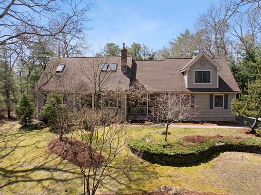 Backyard, Exterior, Facade, Cape Cod