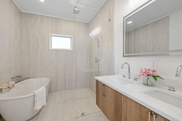 Bathroom, Dual Sink Vanities, Free Standing Baths, Glass Shower, Interior, Recessed Lighting