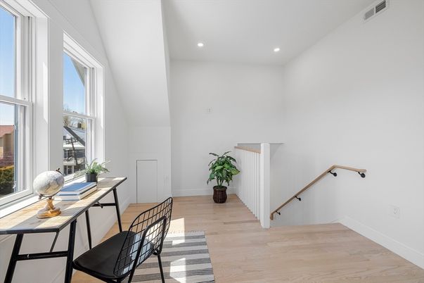 Interior, Recessed Lighting, Wood Texture Flooring