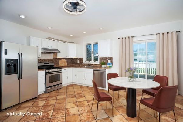 Dining room, Interior, Kitchen, Recessed Lighting, Stainless Steel Appliances