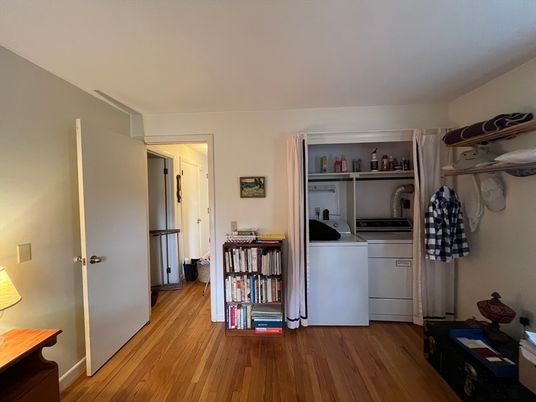 Interior, Utility Closets, Washer, Wood Texture Flooring