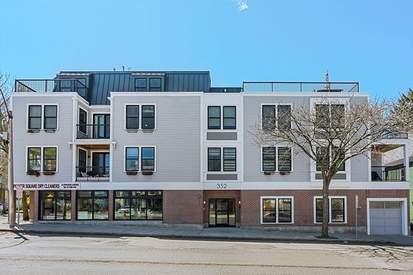 Attached, Exterior, Facade, Brick Facade, Rowhouse