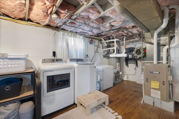 Interior, Washer, Wood Texture Flooring