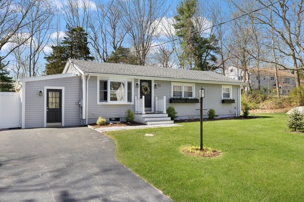 Exterior, Facade, Cape Cod
